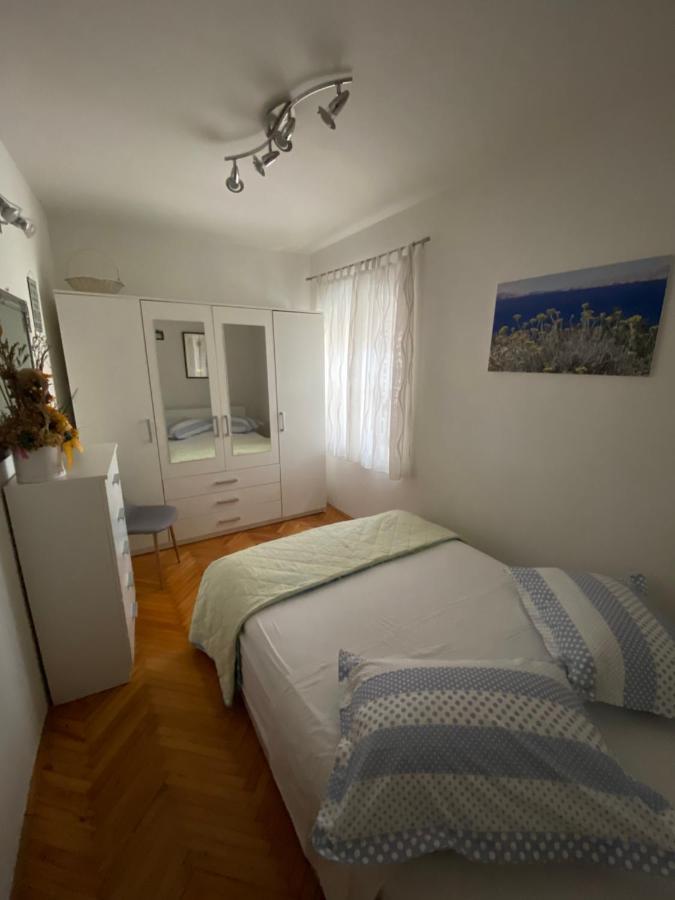 Apartman Rose Apartment มาคาร์สกา ภายนอก รูปภาพ